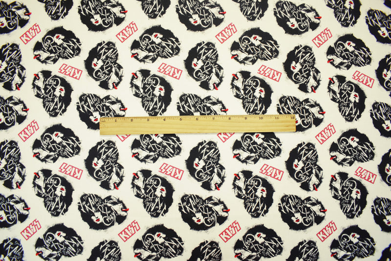 White-Black-Multi Cotton Kiss Drive You Printed Quilting Woven Fabric