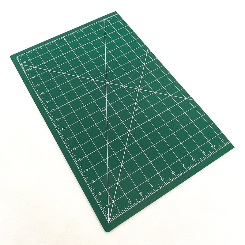 Folding Cutting Mat 17"x23"